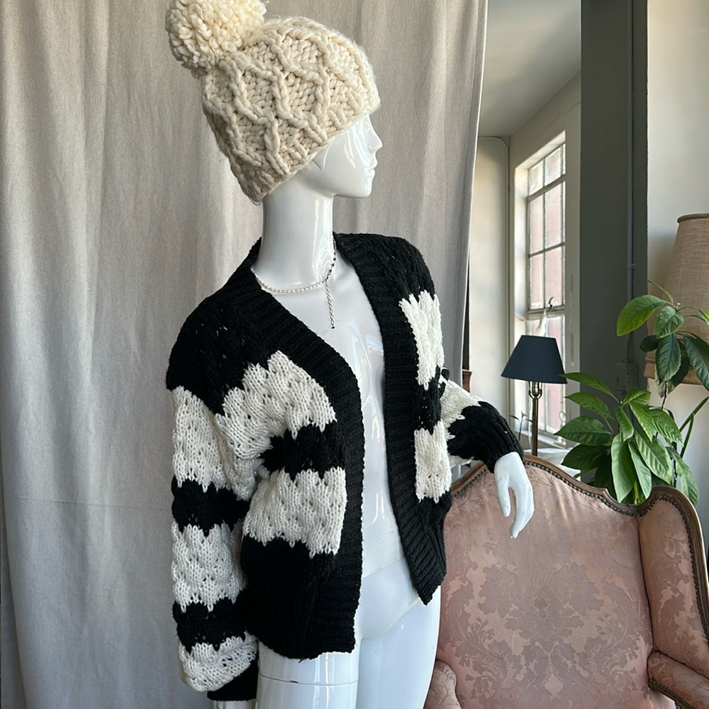 Snow Times! Knit chunky Cardigan No closure . New